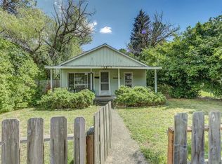 463 SW J St, Grants Pass, OR 97526