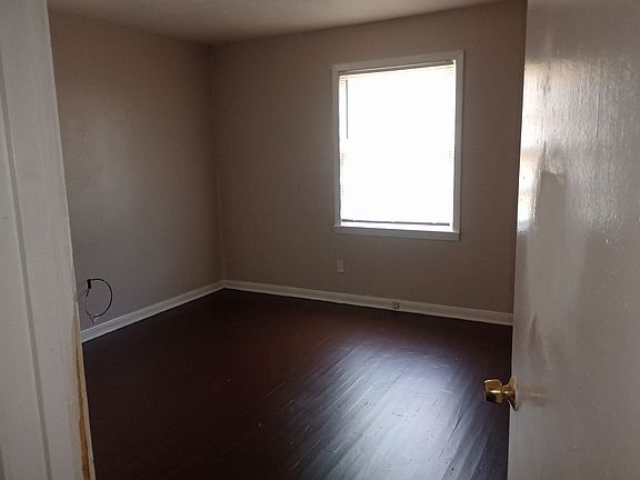 5th image of 1587 Rice St