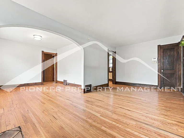 821 S Grant St — Photo 6