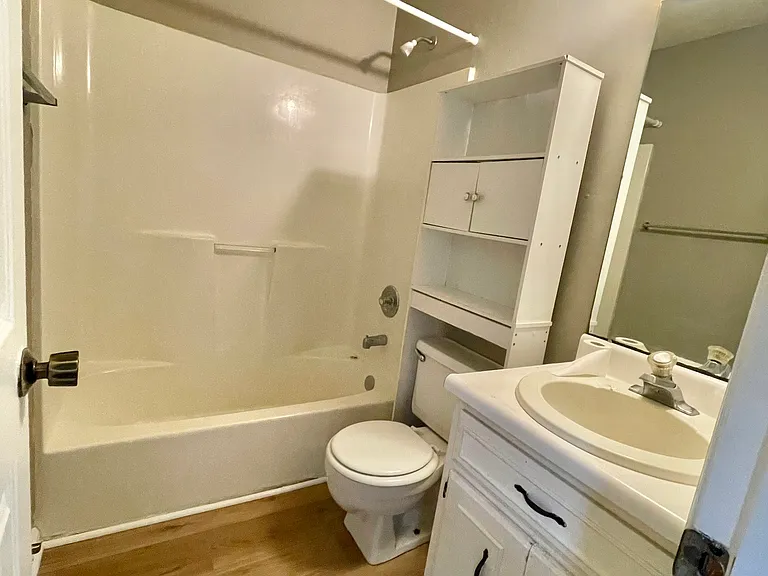 230 Lanier Dr — Photo 7