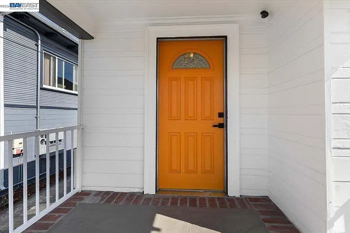 1237 Ashby Ave — Photo 4