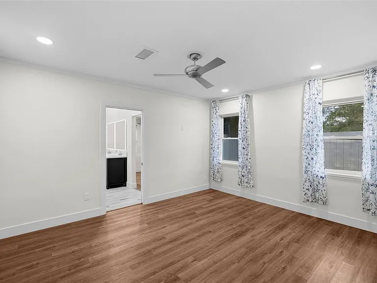 402 Erie Ave — Photo 34