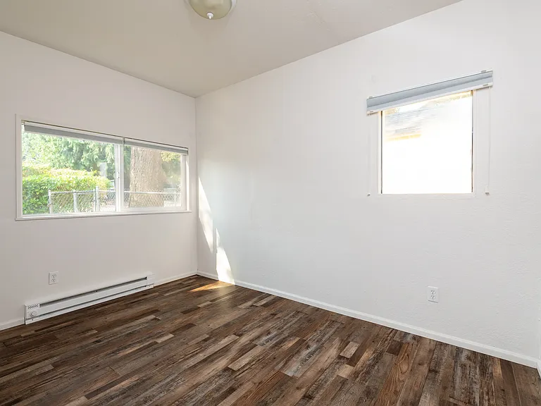 10261 Occidental Ave S — Photo 10