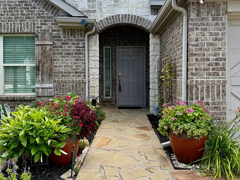 3728 Holly Brook Dr — Photo 2