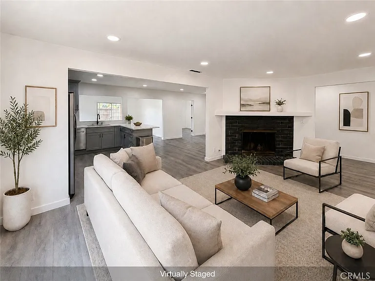 2512 W Fulcrum Pl — Photo 3