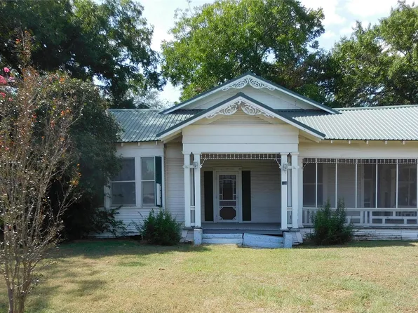 106 N 1st St W, Dawson, TX 76639