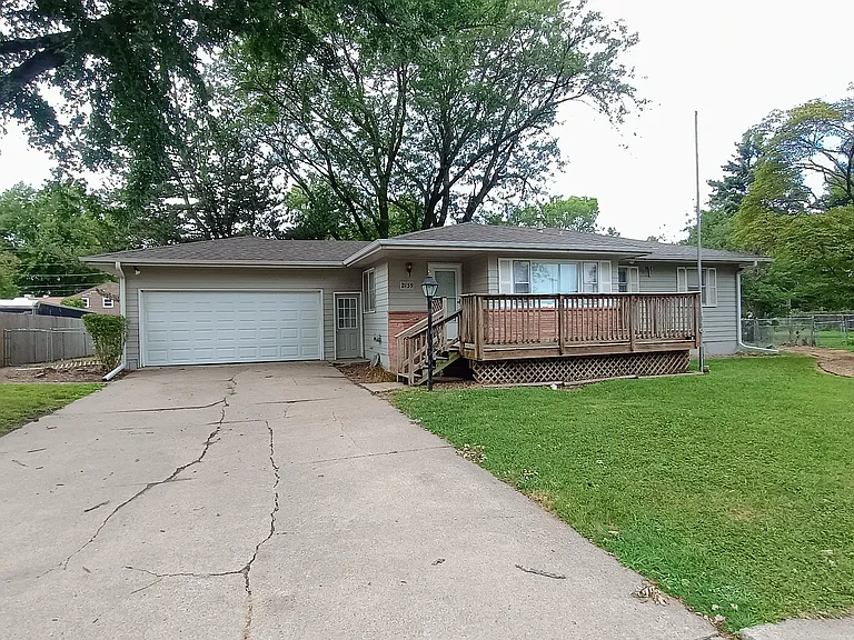 2139 N William Ave — Photo 1
