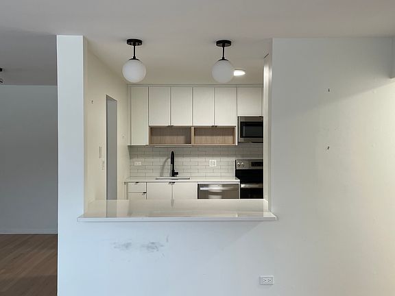 2nd image of 830 Judson Ave #3E