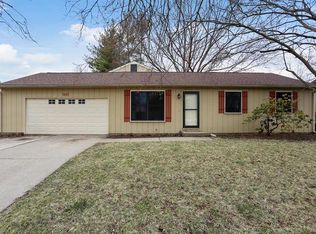 1807 Scottsdale Dr, Champaign, IL