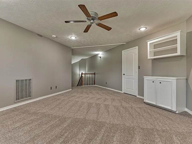 13707 Fountainview Dr — Photo 36