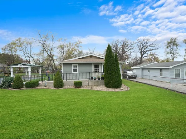 713 Blackhawk St, Joliet, IL 60432