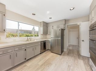 20 Castle Ct, Hillsborough, CA 94010