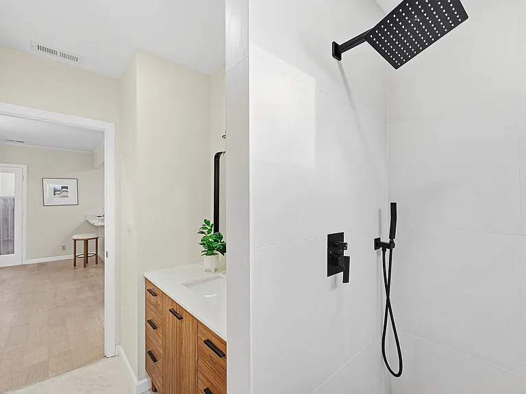 321 Johnson Ave — Photo 6