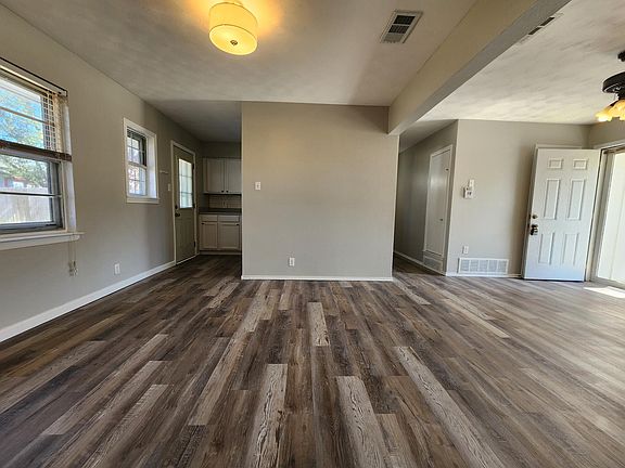 5th image of 2626 Linda Dr