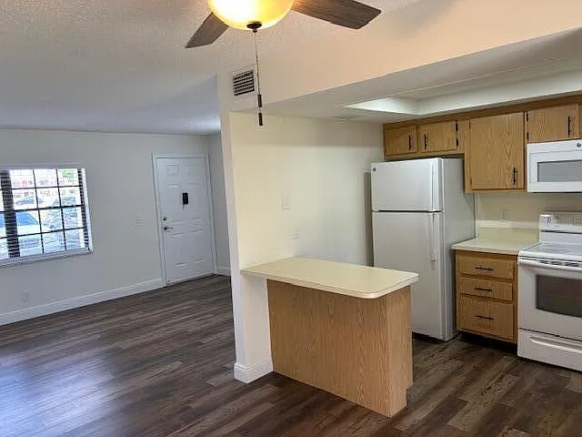 4245 Oak Terrace Dr — Photo 4