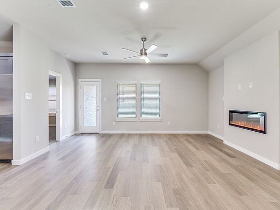 5th image of 15208 Supreme St