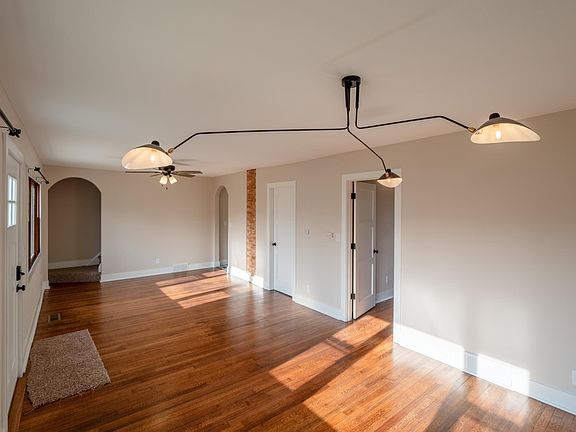 3rd image of 3130 Westwood Dr NW