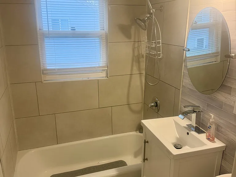 1240 Northern Ave — Photo 8