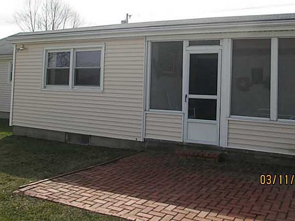 2nd image of 28 Hollins Dr