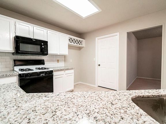 4th image of 16307 Elmwood Point Ln