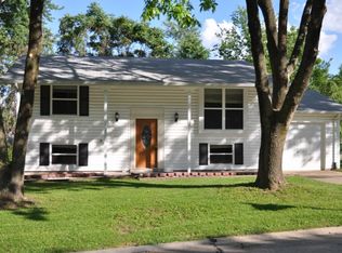 1504 Sundowner Dr, Saint Charles, MO 63303