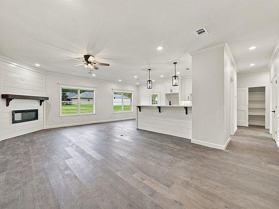 2nd image of 3326 Mount Tabor Rd