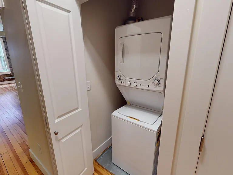 906 Main St #201 — Photo 7