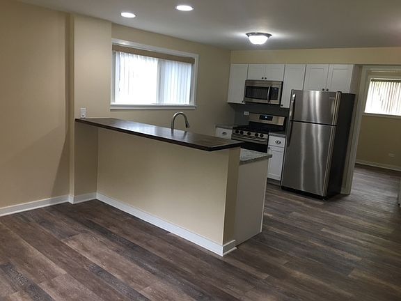 4th image of 1672 Tanglewood Ave #2