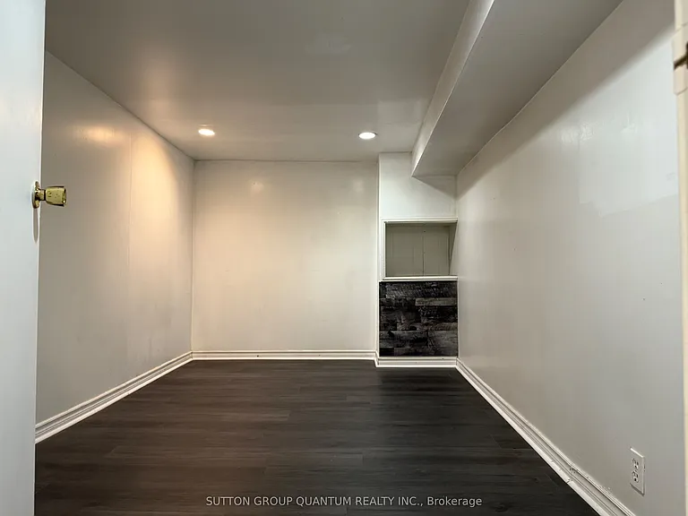 7 Casimir St — Photo 25