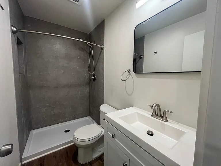 390 Hill St — Photo 8