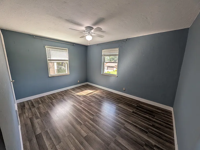 505 Maple St — Photo 13
