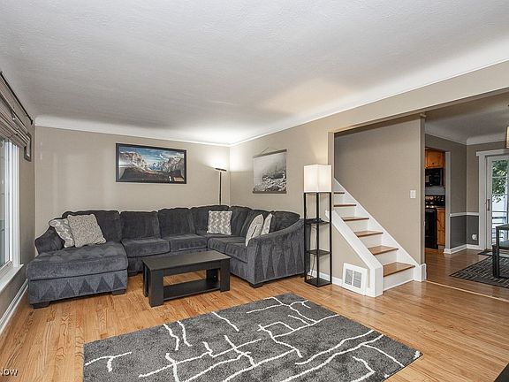 3rd image of 1658 Gilbert Dr
