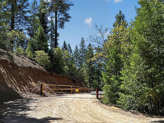 2nd image of 1120 W Upper Democrat Gulch Rd