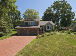 225 Sunset Blvd, Waconia, MN 55387