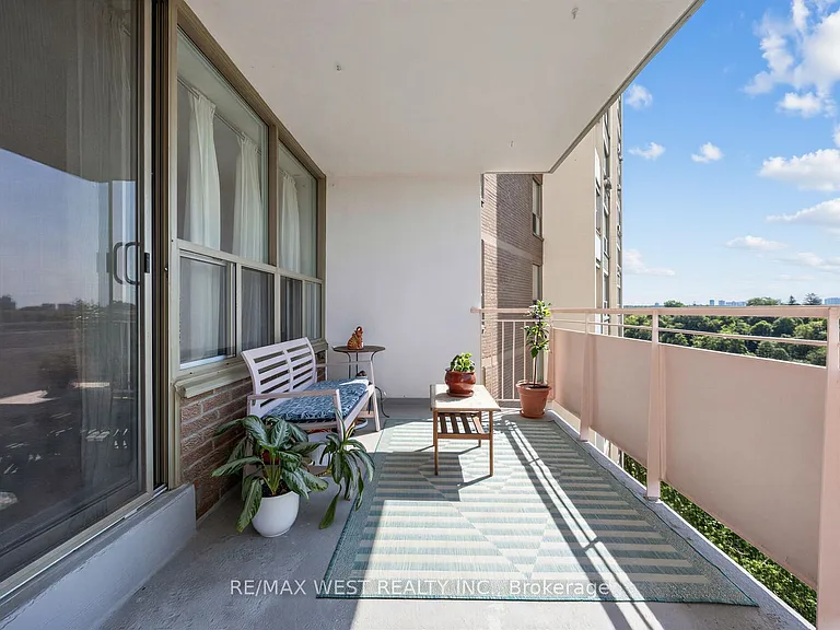 60 Pavane Linkway #805 — Photo 21
