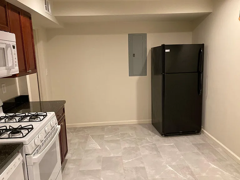 1000 Cedar Ave #4 — Photo 8