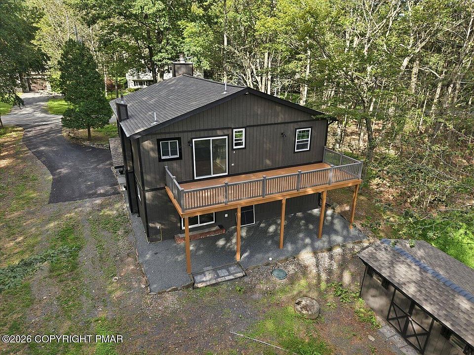 1st image of 215 Dorset Rd
