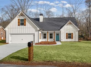 1816 Oak Spring St, Statham, GA 30666