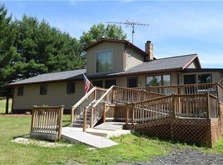 1559 Moselem Springs Rd, Hamburg, PA 19526