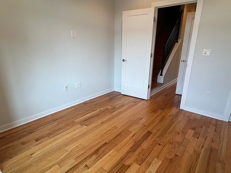2133 Mountain St — Photo 17