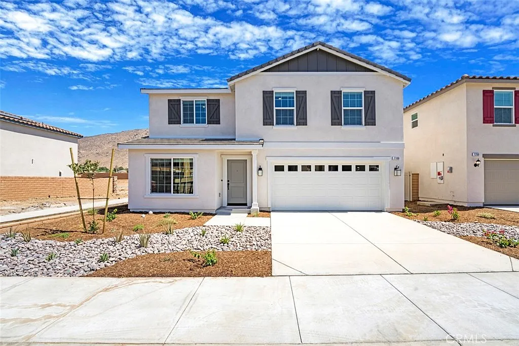 4 bed, 2200 sqft, $3,998 — Photo 1