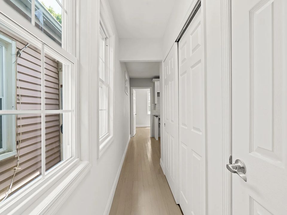 1st image of 3253B Barkley Ave #W