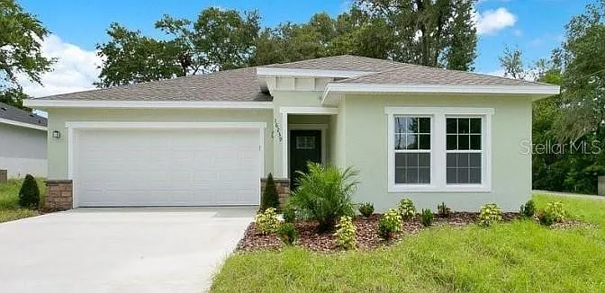 3 bed, 2.0 bath, 1800 sqft, $2,200 — Photo 2