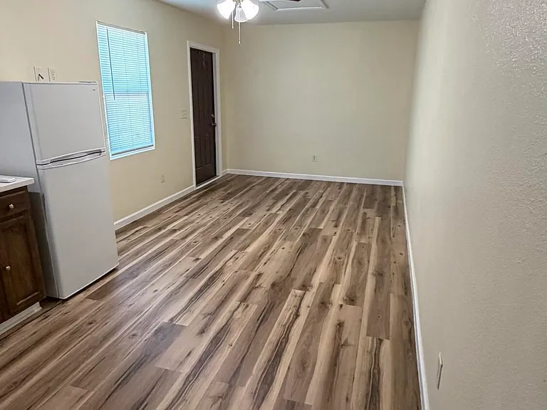 143 Claire Ave #101 — Photo 3