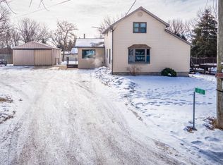 1762 Springbrook Rd, Omro, WI 54963