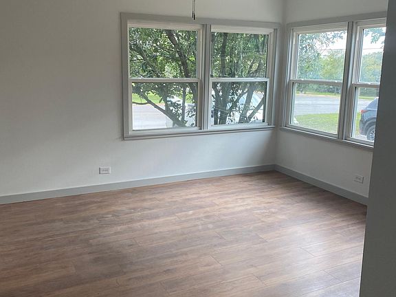 4th image of 442 W Holland St