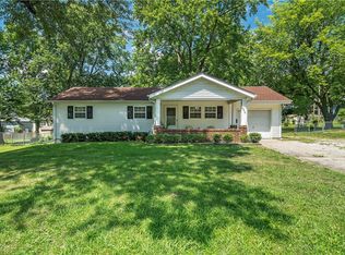 2516 Queen Ridge Dr, Independence, MO 64055