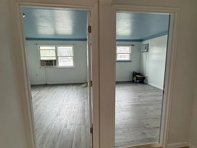 76 Berry Ave #1 — Photo 16