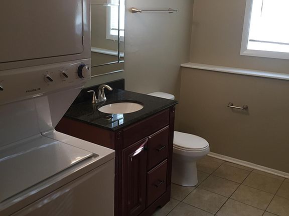4th image of 2311 W Glen Flora Ave