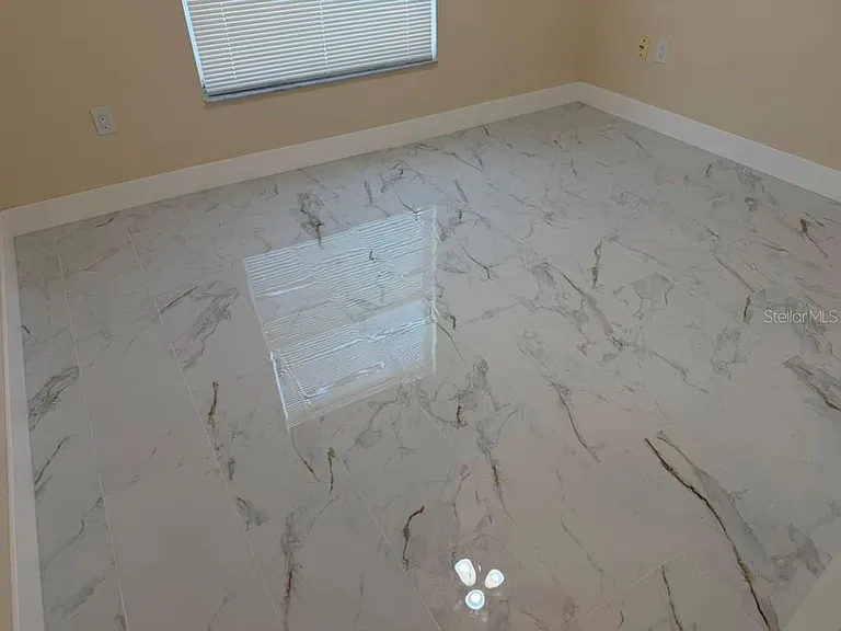 351 Corsica Ct — Photo 20